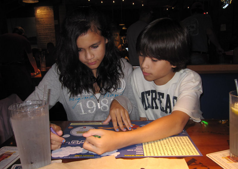 IMG_4900 Waiting at Bubba Gumps