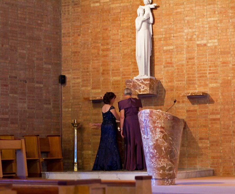 CR2_2771 Lighting the candle