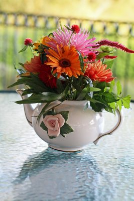 IMG_Flowers in the teapot