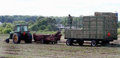 IMG_5017 Baling hay ...