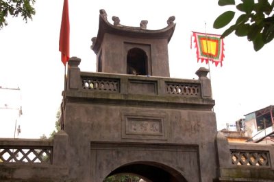 Quan Chuong Gate
