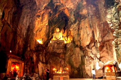 Hoa Nghiem Cave