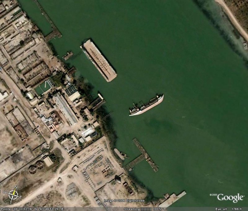Sunken Ship in Basra.jpg