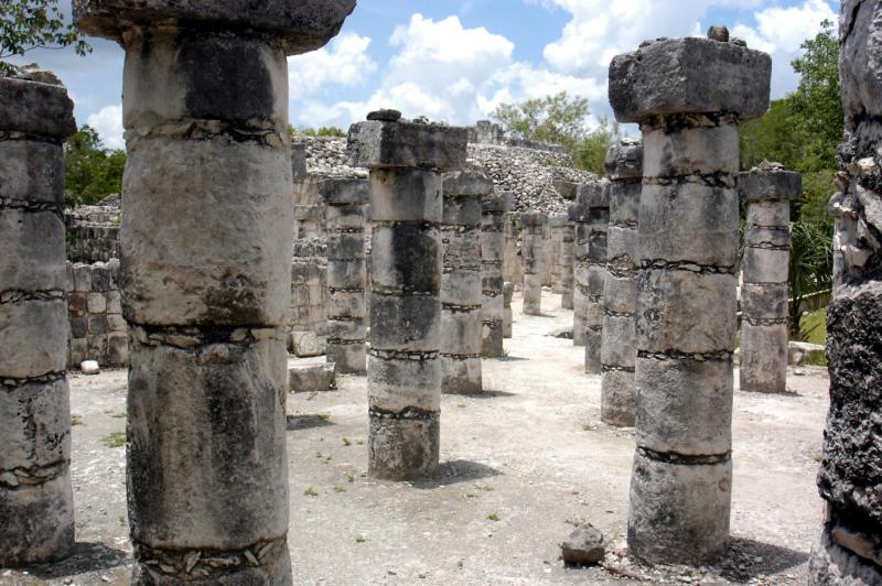 Warriors Temple pillars 6548