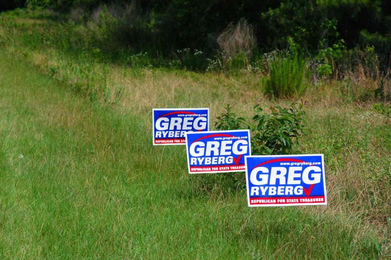 Campaign signs 4952