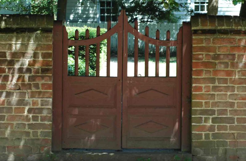 Yard gate  1309