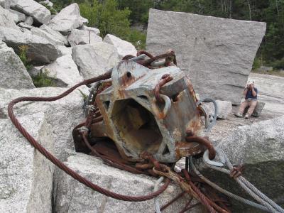 g4/31/529731/3/52477347.04534QuarrycapforwoodenmastofcranetoliftgraniteR2Crop2404520321524Q60.jpg