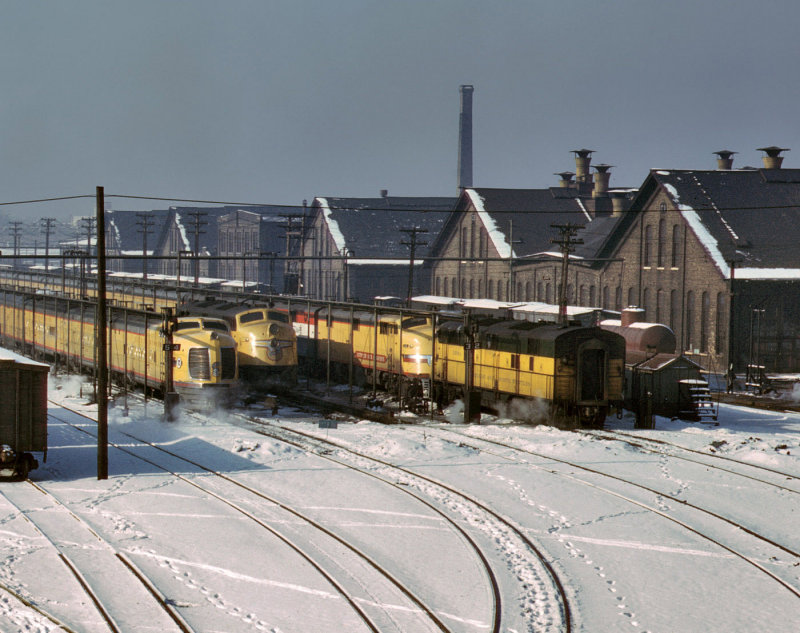 CNW railyards in December 1942 and streamliners City of Denver and City of Los Angeles