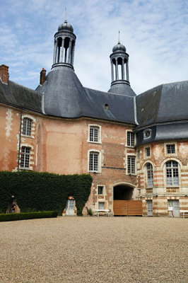 Chateau de Saint Fargeau_0811r.jpg