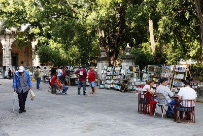 La Habana Vieja - Bouquinistes de la Plaza de Armas_1161r.jpg