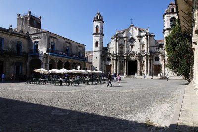 La Habana Vieja - Plaza de la Catedral_1150r.jpg