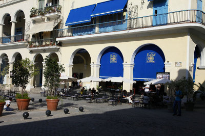 La Habana Vieja - Plaza Vieja_1203r.jpg