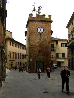 Torre di Pulcinella on the Piazza Michelozza .. 5130