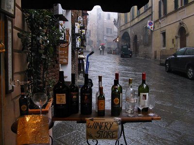 Wine shop on via di Gracciano nel Corso .. 5198_9.jpg