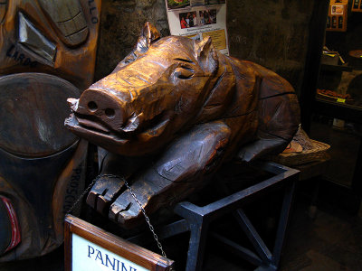 Wild boar sculpture inviting you to come into store ..  5205