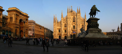 Piazza del Duomo, late afternoon .. 3102_3