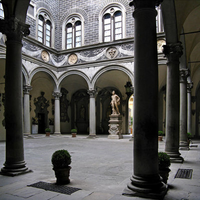 Palazzo Medici Ricardi: Inner Courtyard .. 0500_1