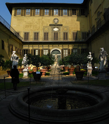 Palazzo Medici Ricardi: Garden .. 0551_2a