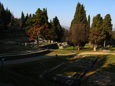 Roman (foreground) and Etruscan ruins in the archeological  park .. 11308