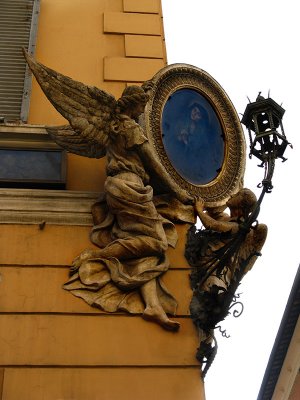  Piazza dell' Esquilino and Via Cavour, Art work close by .. 1363