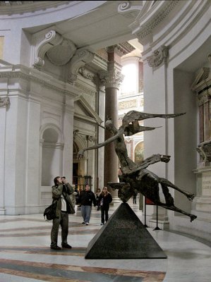 La Basilica di Santa Maria degli Angeli e dei Martiri, bronze angel sculpture .. 3307
