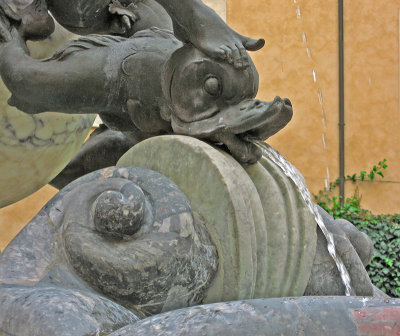 La Fontana delleTartarughe, closeup  .. 3400