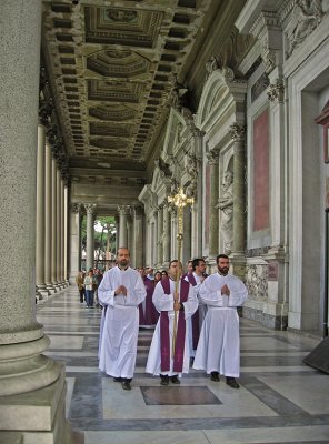 La Basilica di San Paolo Fuori  le Mura, procession of pilgrims .. 3586