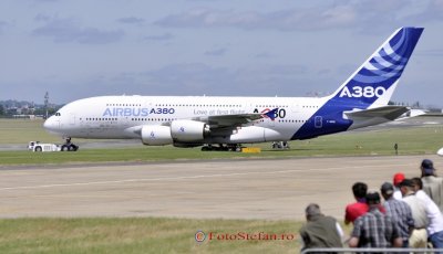 Airbus A380-800_01.JPG