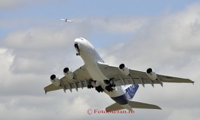 Airbus A380-800_03.JPG