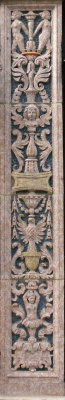 Decoration between windows