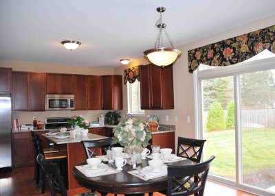8 Dining Nook with Doorwall