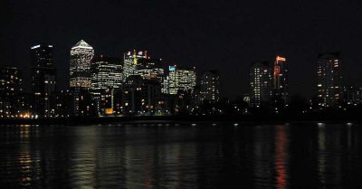 canary wharf from thames clipper