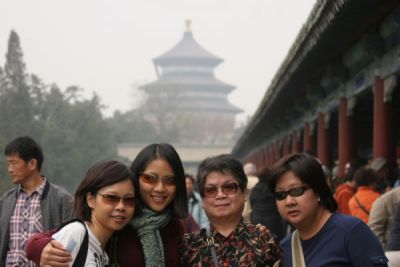 Joyce, Janine, Mum and Noon at Temple of Heaven