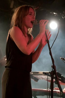 Her Dirty Knees