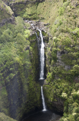 Molokai cliffs 1.jpg