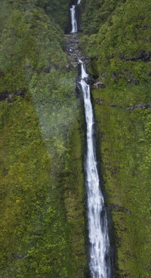 Molokai cliffs 2.jpg