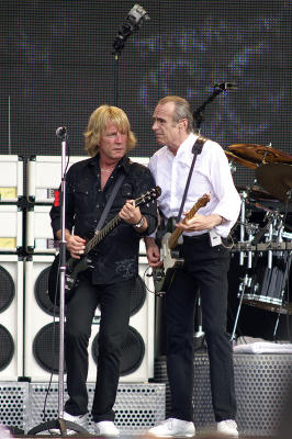 2006 british gp afterparty with status quo