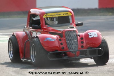 32 Legend car