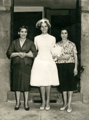 nostra madre, nonna e zia - our mother, grandmother, aunt