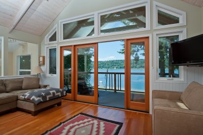 Living room and Quartermaster Harbor