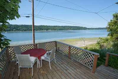Lower deck