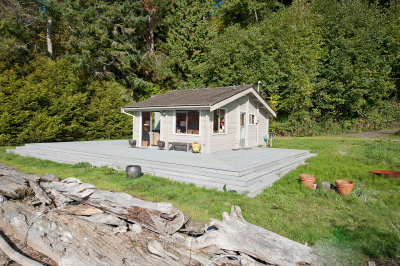 Cabin with large deck