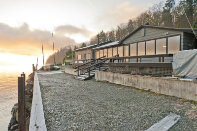Exterior and beach