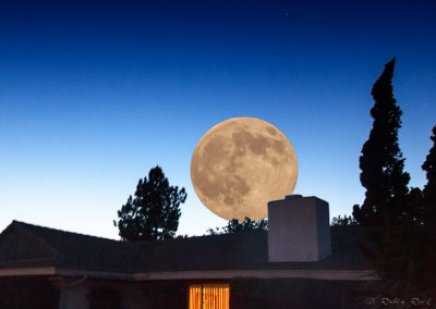 Moon over Verano.jpg