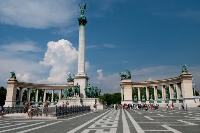 6-110521-01-Budapest-Parc des heros.jpg