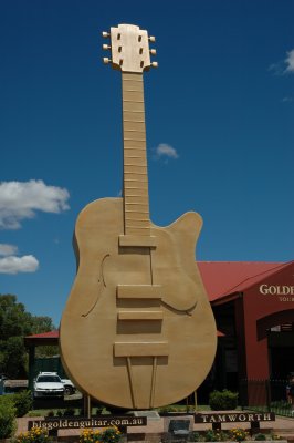 The big Golden Guitar