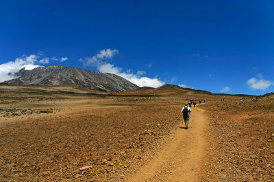 Crossing the saddle to Kibo hut