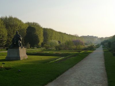 Jardin des Plantes at sunrise