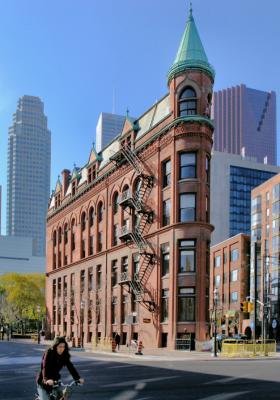 narrow building toronto.jpg