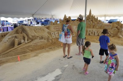 0001bc: Navarre Beach Sand Sculpting Festival 2011
